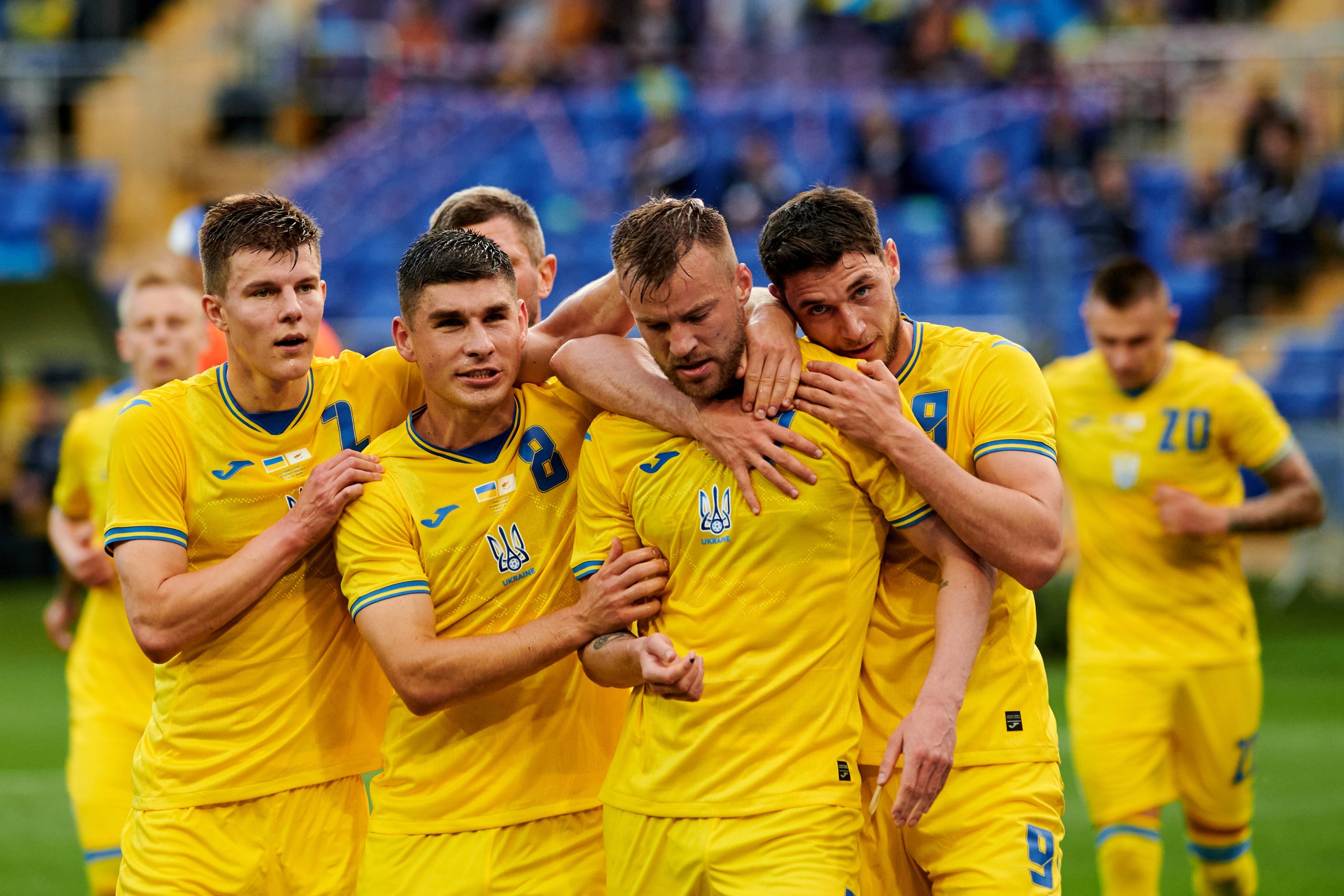 nazionale di calcio maschile ucraina esulta dopo un goal