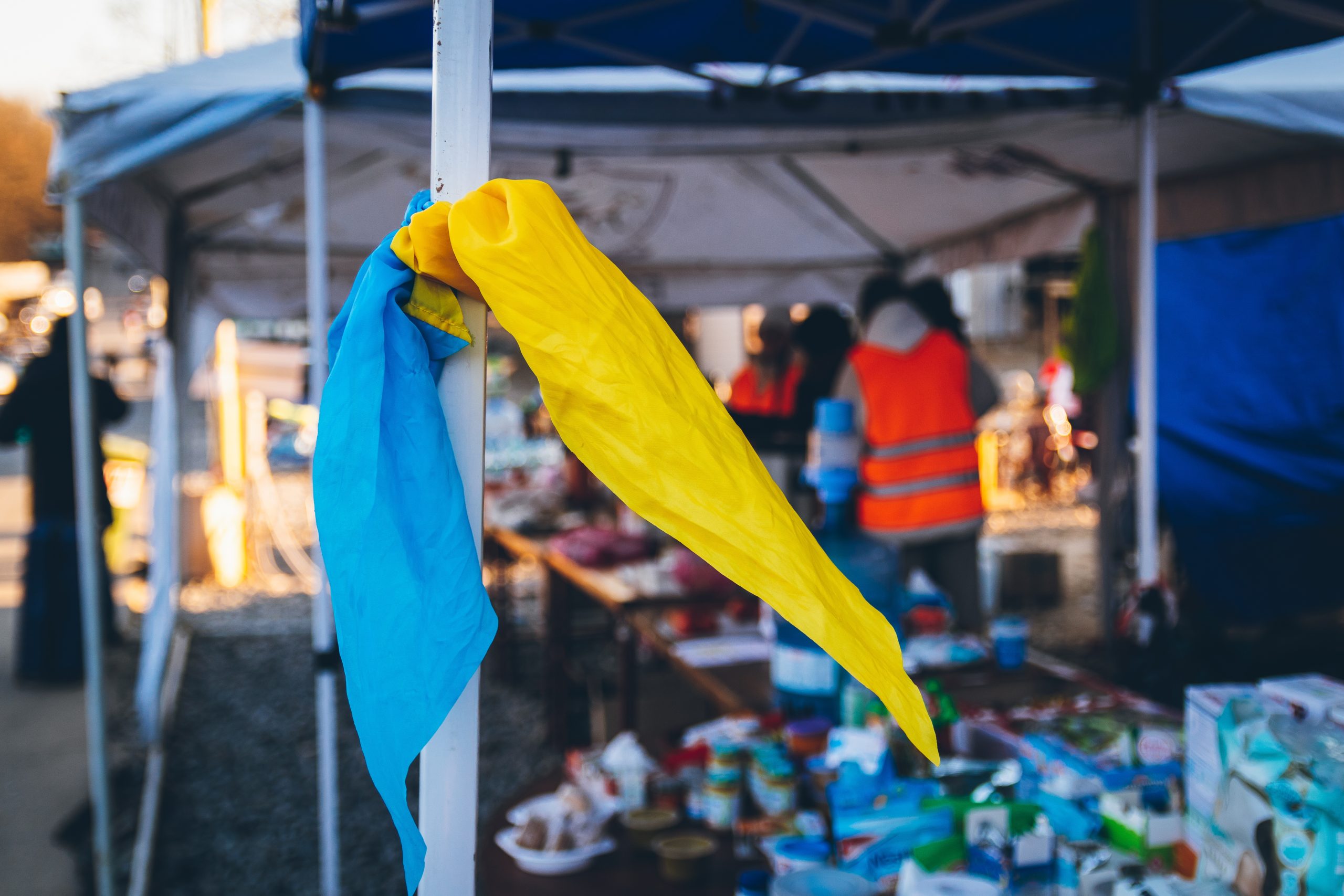 un fazzoletto con i colori dell'ucraina